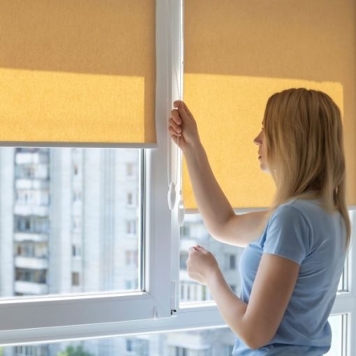 Yenikent Stor Perde Yıkama İle Işıltılı Pencereler